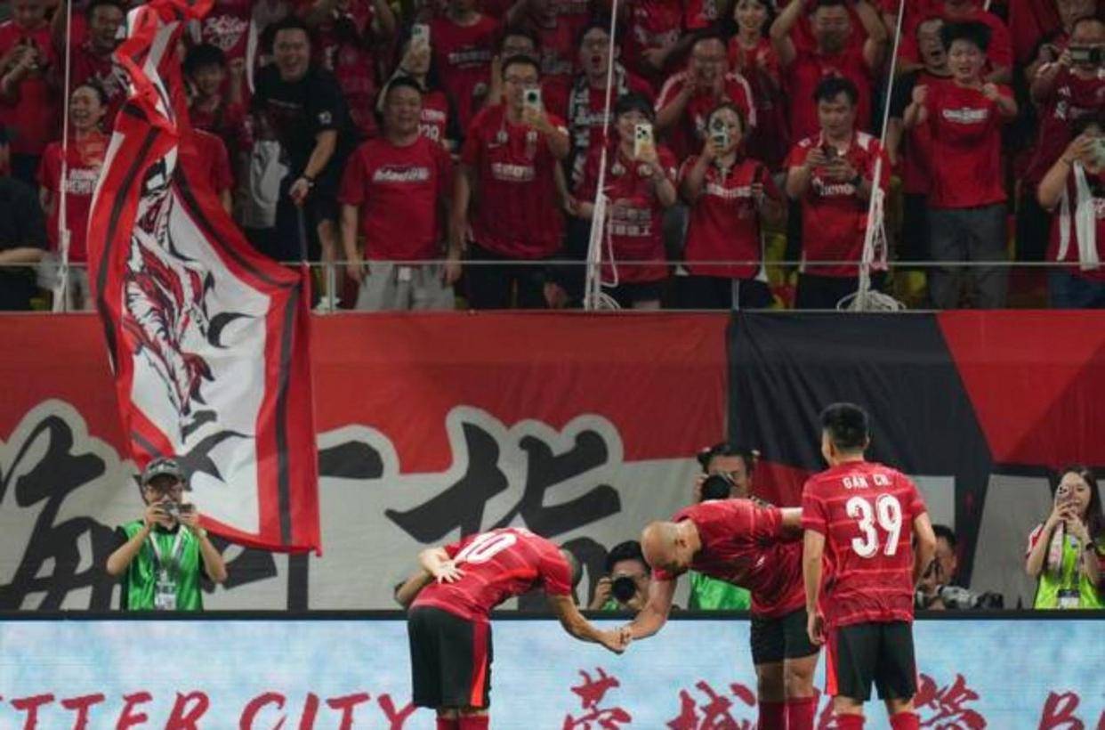 中欧体育官网赛前欧篮联传出新动向；成都蓉城伤情更新；管理层表态——压力陡增；轮换策略成焦点的简单介绍