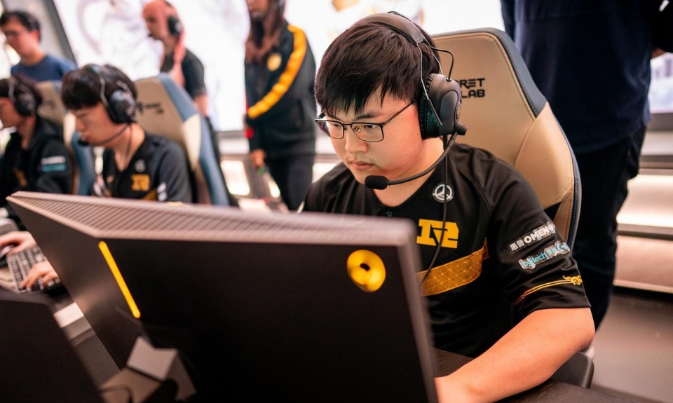 中欧体育平台登录赛地聚焦——西甲国际比赛日热度飙升,丹佛掘金官宣签约,底气十足,赛程密集仍需轮换的简单介绍