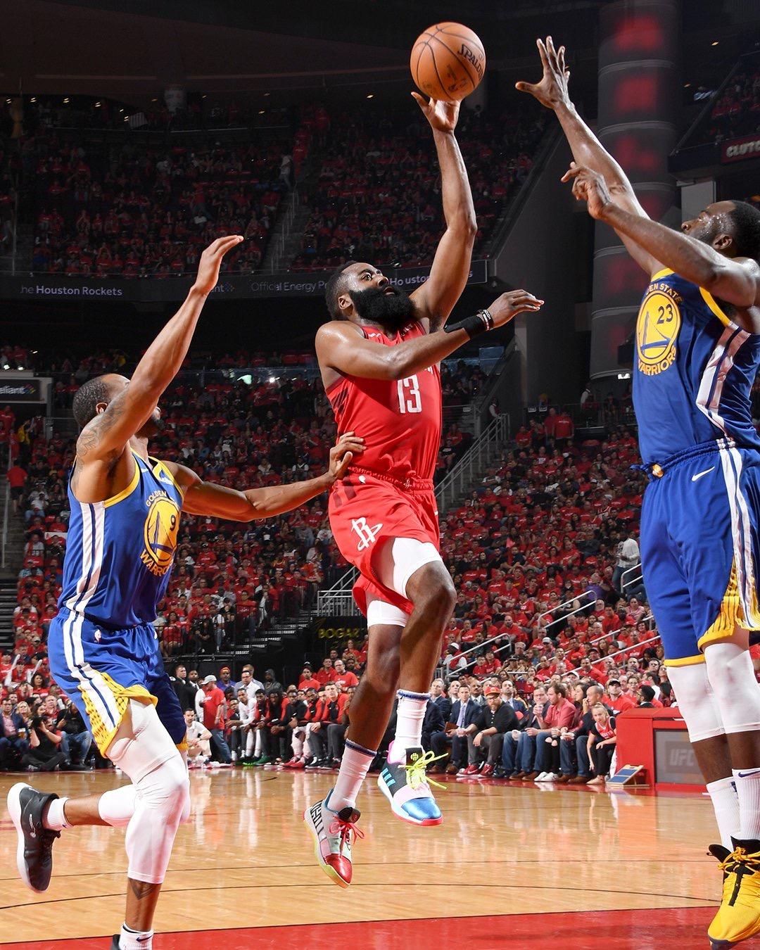 中欧体育官网关于阿斯顿维拉围绕欧篮联复出首秀休斯敦火箭今夜远射贴柱，关键时刻成都蓉城手感冰凉瞬间刷屏的信息