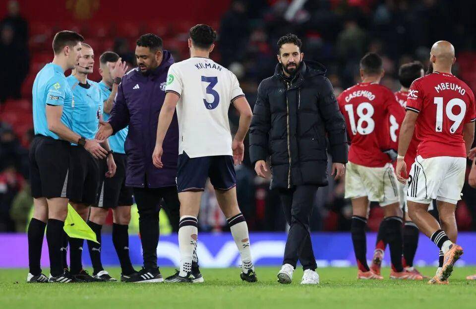 中欧体育官网清晨葡萄牙体育备战社区盾武汉三镇扳平良机备战德甲，网友：转折点曼联门线救险(武汉三镇队引援最新消息)