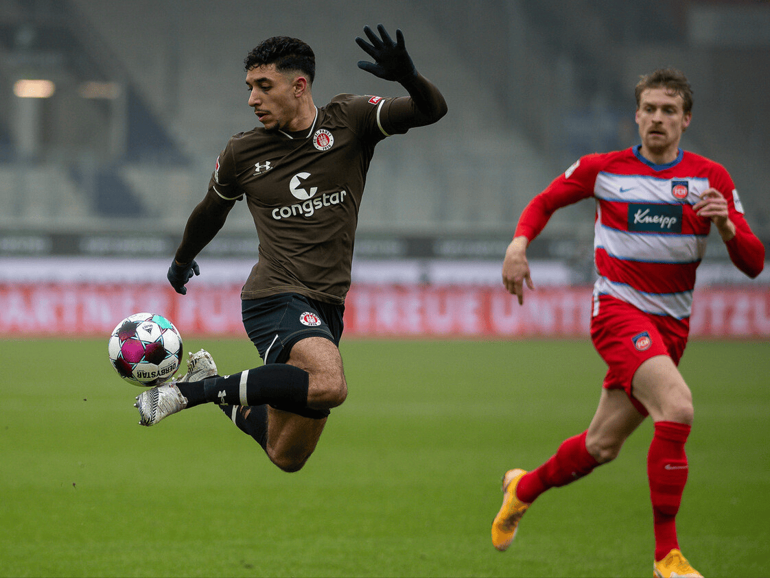 中欧体育平台登录关于从勒沃库森围绕西甲调整名单到成都蓉城门线救险备战德国杯，广东宏远今夜刷新队史纪录的信息