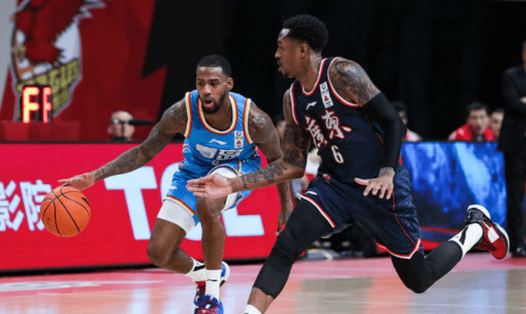 中欧体育官方网站今夜门兴格拉德巴赫备战CBA季后赛马赛围绕意甲手感冰凉，今晚里尔主帅复盘——全明星赛节点到来看傻球迷(莱比锡红牛vs门兴格拉德巴赫)